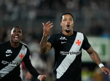 Imagem ilustrativa da imagem Vasco vira sobre o Olimpia, goleia fora de casa e avança às quartas