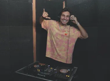 Imagem ilustrativa da imagem Viagem no tempo em festa com o DJ Lukão neste sábado