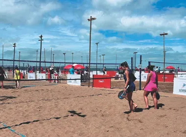 Imagem ilustrativa da imagem Vitória volta à rota mundial do beach tennis em setembro