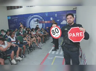 Imagem ilustrativa da imagem “Anjos da guarda” dão lição de respeito e convivência em Vila Velha