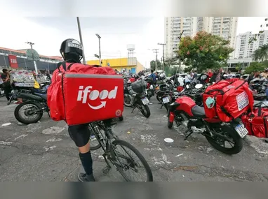 Imagem ilustrativa da imagem Anvisa libera venda de medicamentos por plataformas como iFood e Rapp