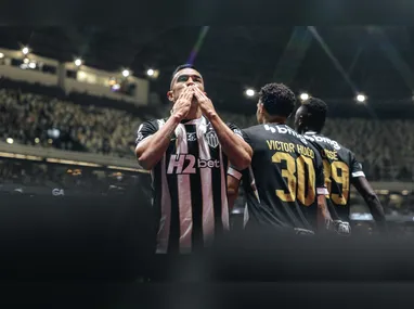 Athletico-PR e Atlético-MG empataram em 2 a 2 nesta quinta-feira
