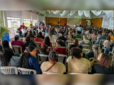Carpinejar dará palestra voltada às relações humanas e ao papel do afeto na educação