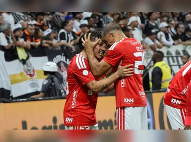 John Kennedy sofreu ruptura no joelho direito contra o Vasco no Maracanã, passará por cirurgia e pode ficar até nove meses fora