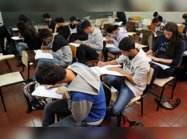 Iene Reis destaca a importância de cuidar da saúde  mental dos professores