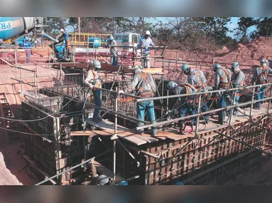 Imagem ilustrativa da imagem Falta de mão de obra supera juros como maior desafio da construção