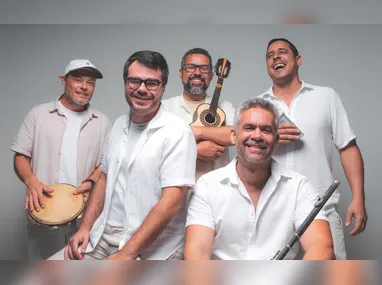 Rod Hanna apresenta show  marcado por figurinos brilhantes, efeitos visuais e uma experiência sonora imersiva