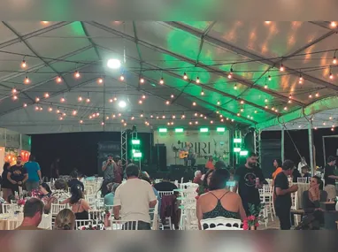 Registro de Iemanjá na Praia de Camburi destaca a relação entre o sagrado e a religiosidade