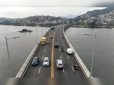 Imagem ilustrativa da imagem Iluminação da Segunda Ponte vai começar a ser trocada em setembro