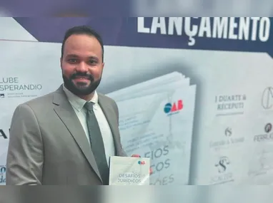 Antonio Chalhub é arquiteto urbanista, mestre em Planejamento Urbano, especialista em Políticas Públicas e em Gestão e Planejamento Ambiental. Participou da coordenação, elaboração e revisão de dezenas de PDMs, como os de Vila Velha (1990, 2000, 2007, 2017 e 2026), Vitória (1995), Guarapari (2016), Aracruz (2006), Fundão (2006), Baixo Guandu (2000, 2006), Sooretama (2008) e Marataízes (2002).