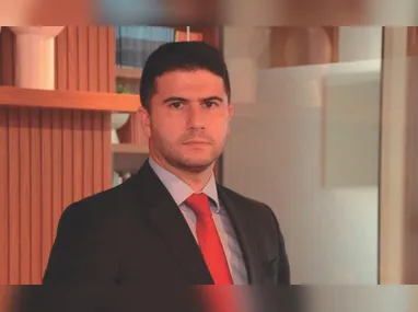 Marco Túlio Ribeiro Fialho é advogado, especialista em Direito Empresarial, Direito Público e Tributário
