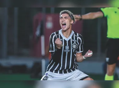 ELENCO MASCULINO do ICVC disputa a Superliga C em Itaquaquecetuba (SP) em busca do título nacional