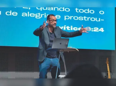 A ministração da Palavra será conduzida por Jonisley Martins, proporcionando um momento de reflexão e fortalecimento espiritual.