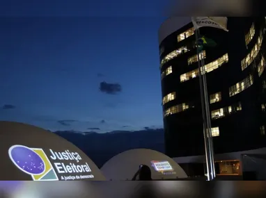 Imagem ilustrativa da imagem TSE vê uso indevido em filiação de Flávio Bolsonaro ao Missão