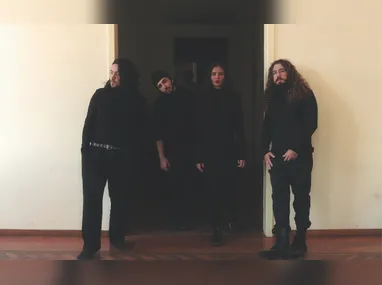 Pódio com as ginastas Lorrane Oliveira (ouro - ao centro na imagem), Flávia Saraiva (prata - à esquerda na imagem) e Sophia Weisberg (bronze - à direita na imagem) após a final das barras assimétricas
