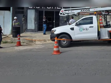 A ação tem como foco suspeitos ligados ao tráfico de drogas, e, até o momento, cinco pessoas foram presas.
