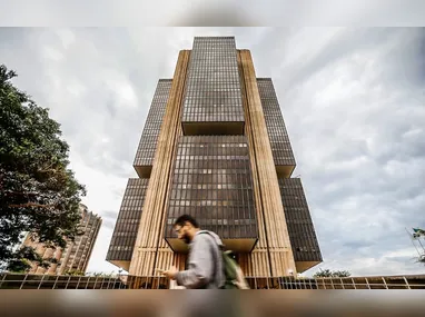 Imagem ilustrativa da imagem União autoriza 376 vagas em concursos para órgãos federais