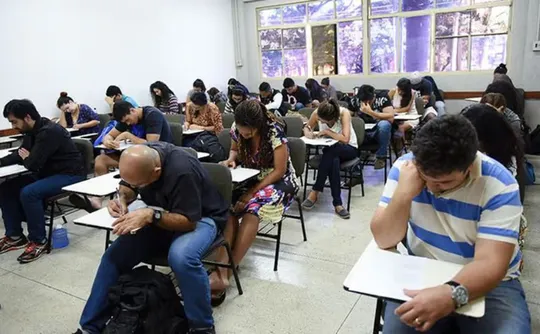 Imagem ilustrativa da imagem Encceja tem provão neste domingo para certificado do fundamental e médio no ES