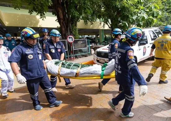 Imagem ilustrativa da imagem Adolescente mata avós, alunos e professores em escola na Tailândia