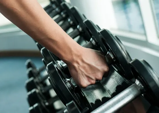 Imagem ilustrativa da imagem Adolescente pode fazer musculação? Especialistas orientam