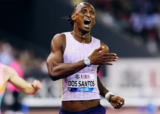 Imagem ilustrativa da imagem Alison dos Santos quebra recorde mundial dos 400m com barreiras