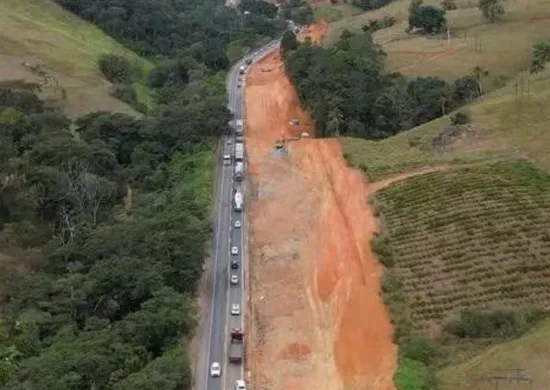 Imagem ilustrativa da imagem BR-101 terá interdição total em Fundão para fragmentação de rochas