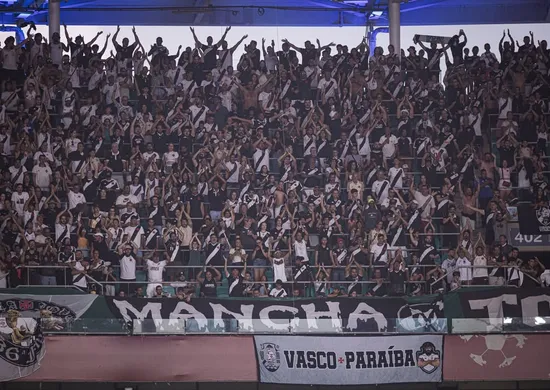 Imagem ilustrativa da imagem Com quatro gols anulados, Bahia e Vasco não saem do zero no Brasileirão