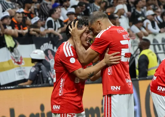 Imagem ilustrativa da imagem Corinthians é vítima de sua ineficácia e dá adeus à Copa do Brasil