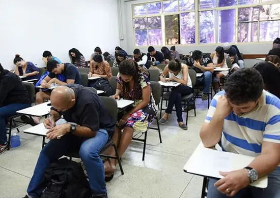Imagem ilustrativa da imagem Encceja tem provão neste domingo para certificado do fundamental e médio no ES
