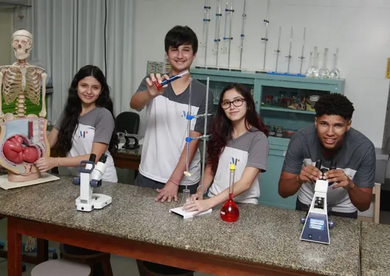 Imagem ilustrativa da imagem Escolas abrem temporada de bolsões para descontos no Ensino Médio