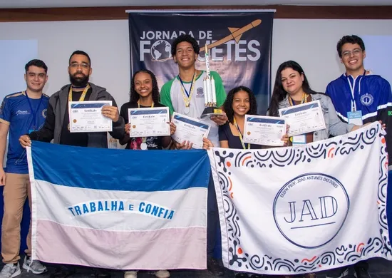 Imagem ilustrativa da imagem Estudantes da Serra conquistam três ouros em Jornada de Foguetes