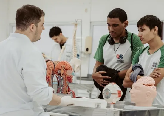 Imagem ilustrativa da imagem Feira das Profissões Multivix leva experiência de carreira a alunos em Cariacica