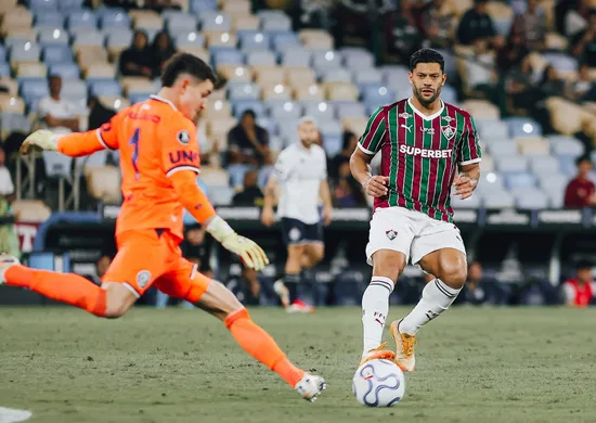Imagem ilustrativa da imagem Fluminense é vaiado, empata sem gols com Rivadavia e decide vaga na Argentina