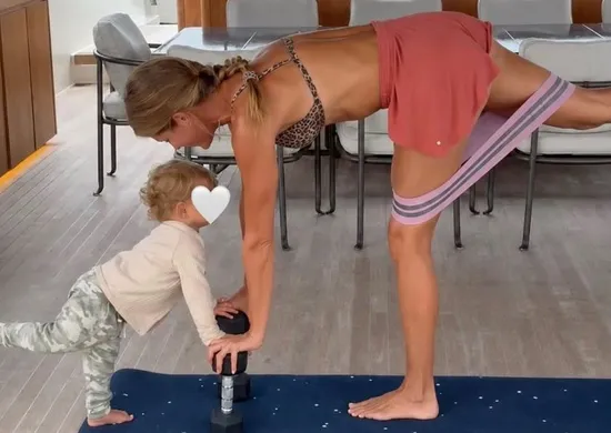 Imagem ilustrativa da imagem Gisele Bündchen compartilha foto rara do filho caçula
