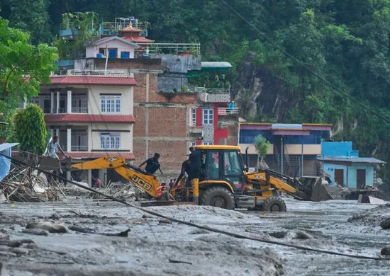Imagem ilustrativa da imagem Inundações entre Nepal e Tibete matam ao menos 95, e há quase 400 desaparecidos