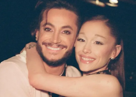 Imagem ilustrativa da imagem Irmão de Ariana Grande apoia cantora após anúncio de pausa