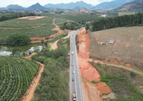 Imagem ilustrativa da imagem KM 235 da BR-101 é interditado em Fundão para explosão controlada