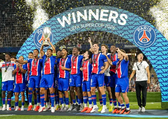Imagem ilustrativa da imagem PSG frustra empolgação do Aston Villa e conquista o bi da Supercopa da Europa