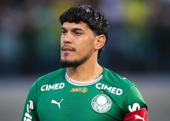 Imagem ilustrativa da imagem Palmeiras renova com Gustavo Gómez até 2030, e Abel admite perder Allan