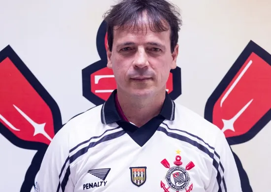 Imagem ilustrativa da imagem STJD denuncia Diniz, que pode pegar três jogos de gancho no Corinthians