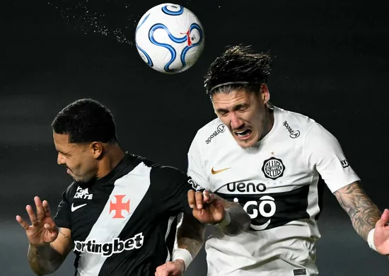 Imagem ilustrativa da imagem Vasco domina, mas só empata com Olimpia e terá que buscar vaga no Paraguai