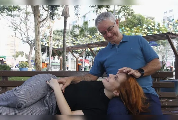 Imagem ilustrativa da imagem Dia dos Pais: amor à vida guia relação de pai e filha