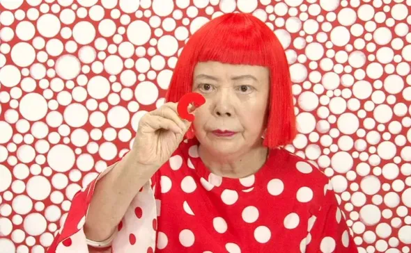 Imagem ilustrativa da imagem Morre Yaoyoi Kusama, artista japonesa rainha das bolinhas, aos 97 anos