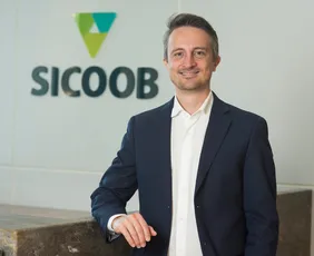 Imagem ilustrativa da imagem Sicoob ES amplia prazo de pagamento em financiamento estudantil