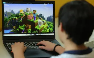 Imagem ilustrativa da imagem Olho seco: uso excessivo de telas entre crianças reduz ato de piscar