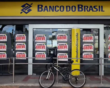 Imagem ilustrativa da imagem Bancários do BB e da Caixa mantém greve por tempo indeterminado no ES