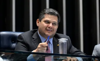 Imagem ilustrativa da imagem Alcolumbre confirma votação da PEC do fim da 6x1 para quinta-feira