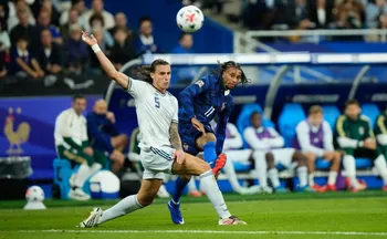 Imagem ilustrativa da imagem França pressiona, mas Donnarumma garante empate da Itália