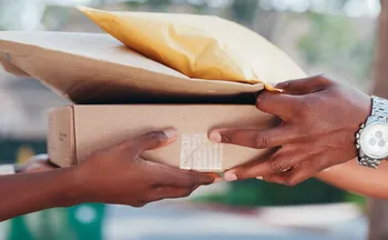 Imagem ilustrativa da imagem Greve dos Correios atrasa encomendas e afeta consumidores e lojistas
