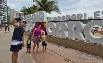 Imagem ilustrativa da imagem Guarapari ganha novo cenário para fotos na Praia do Morro